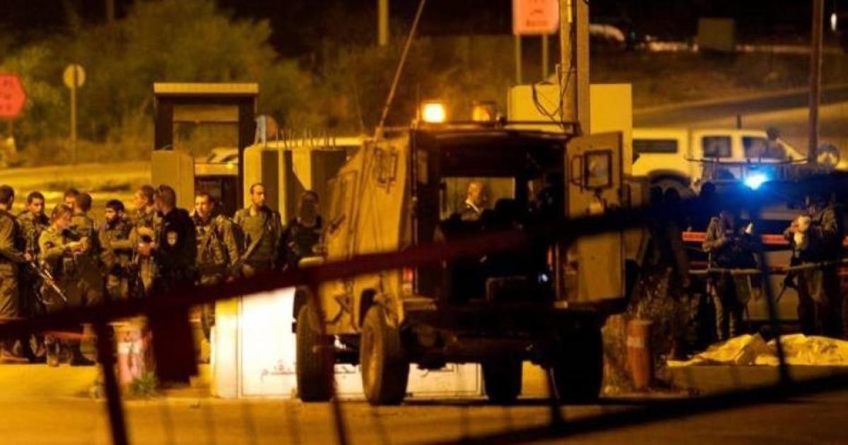 قوات الاحتلال تعتقل شابًا من قلقيلية على حاجز عسكري