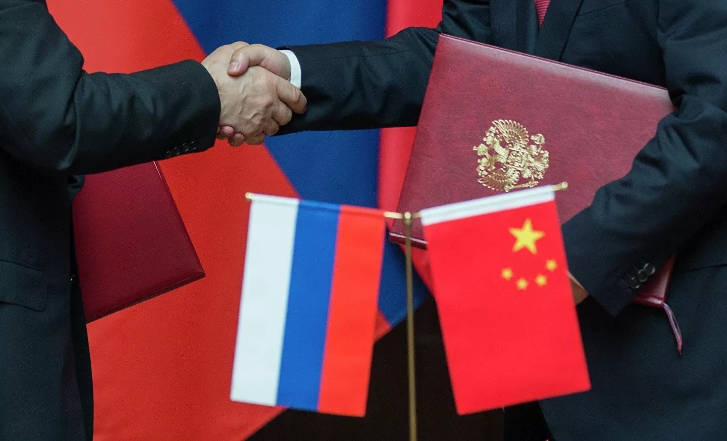 أكدت وزارة الدفاع الصينية على استعدادها التام للعمل مع الجيش الروسي من أجل الدفاع المشترك عن العدالة الدولية.