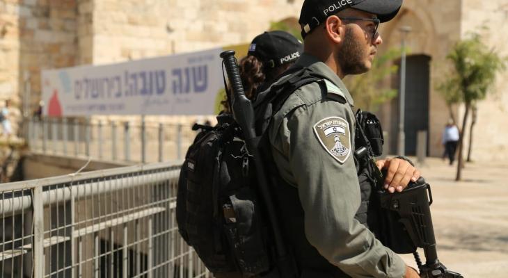 الشرطة الاسرائيلية تطالب الإسرائيليين بحمل سلاحهم