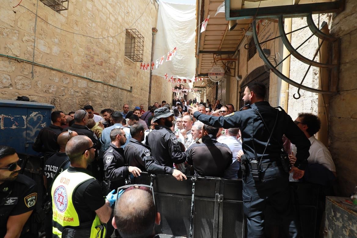 كنائس القدس تؤكد رفضها لمحاولات التضييق على المحتفلين بسبت النور