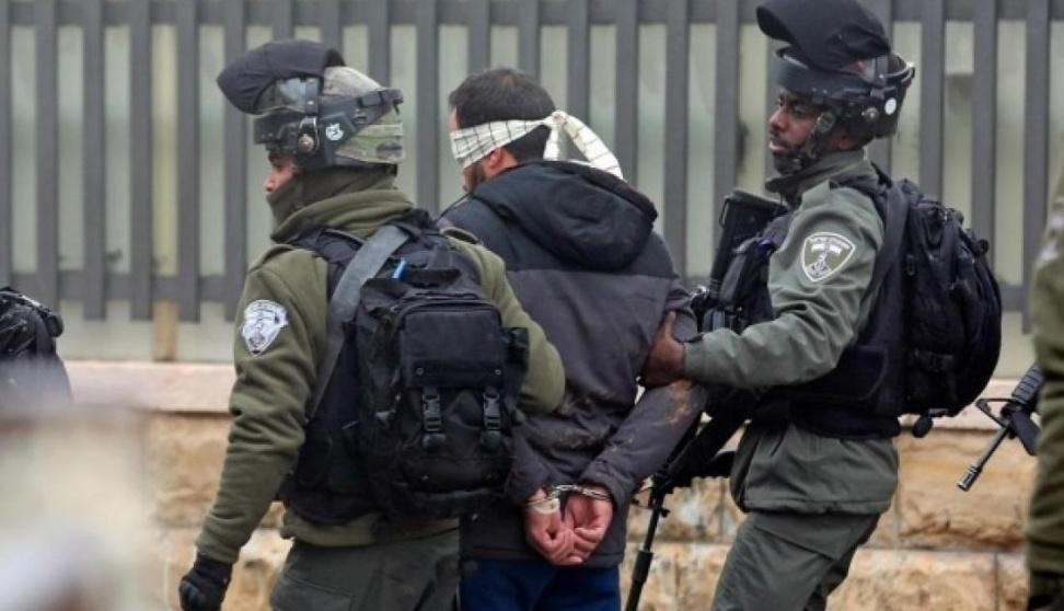 الاحتلال يعتقل 8 مواطنين في نابلس ورام الله