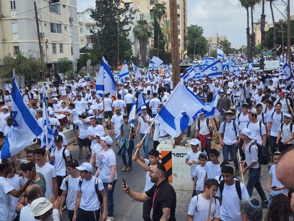 مسيرة استفزازية للمستوطنين في الخليل