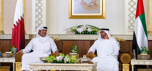 رئيس الإمارات وأمير قطر يبحثان العلاقات الأخوية بين البلدين