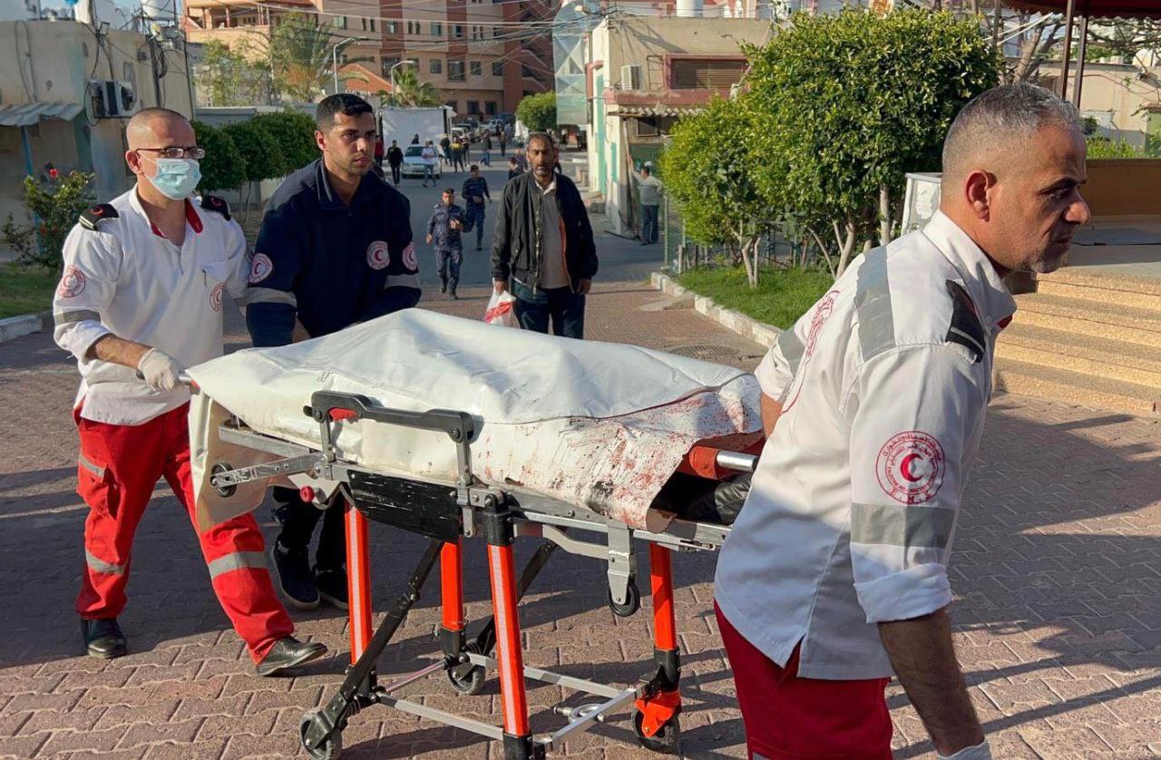 شهيدان وإصابتان في قصف مركبة مدنية في خان يونس جنوب قطاع غزة
