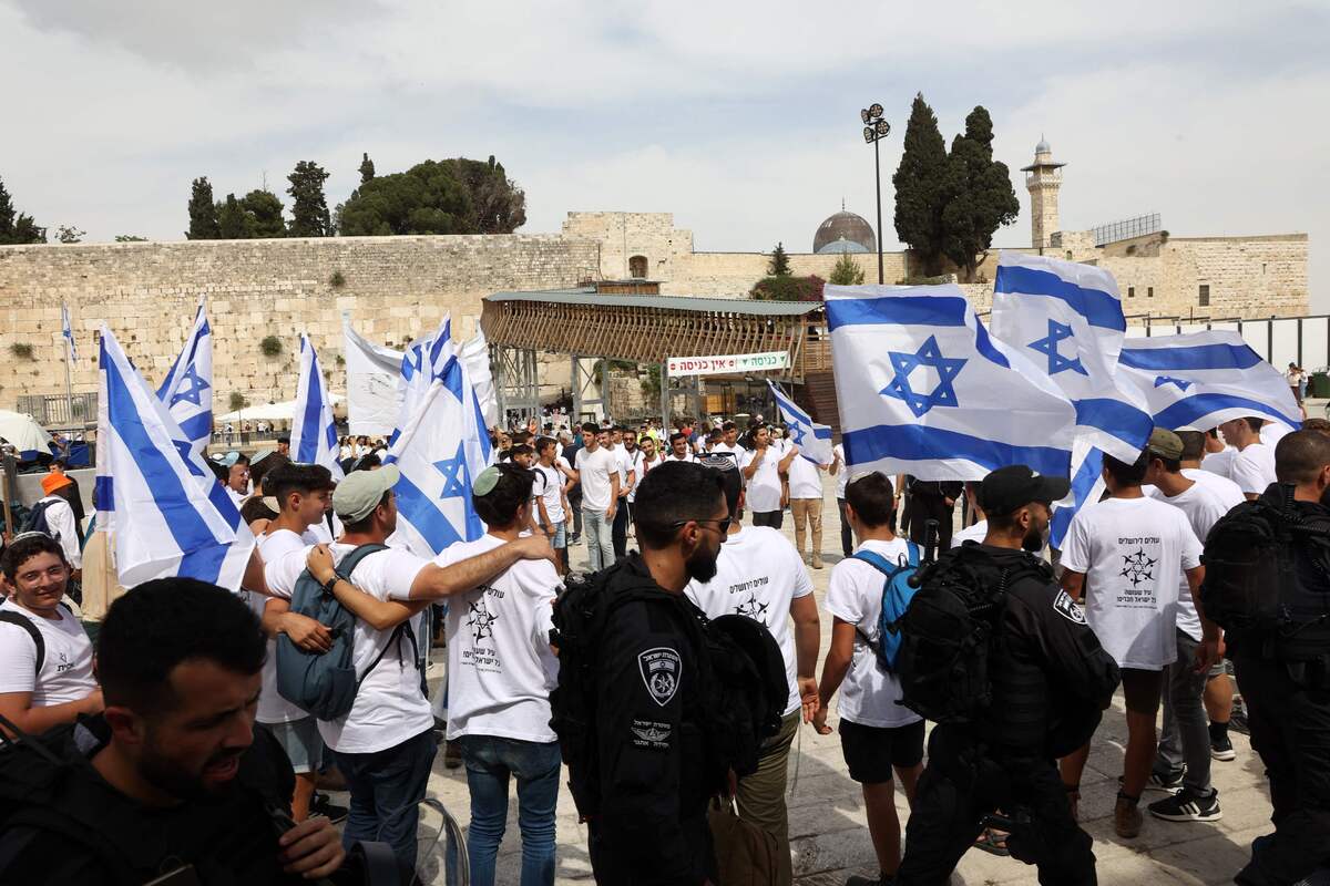 انطلاق مسيرة الأعلام الإسرائيلية في القدس