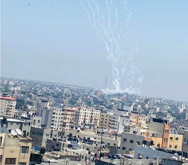 المقاومة تقصف سديروت ومستوطنات اخرى بعدة رشقات صاروخية