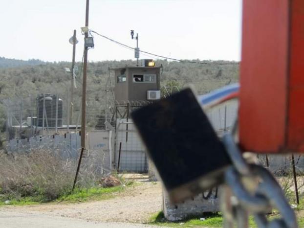الاحتلال يغلق مدخلي قرية المغير شرق رام الله