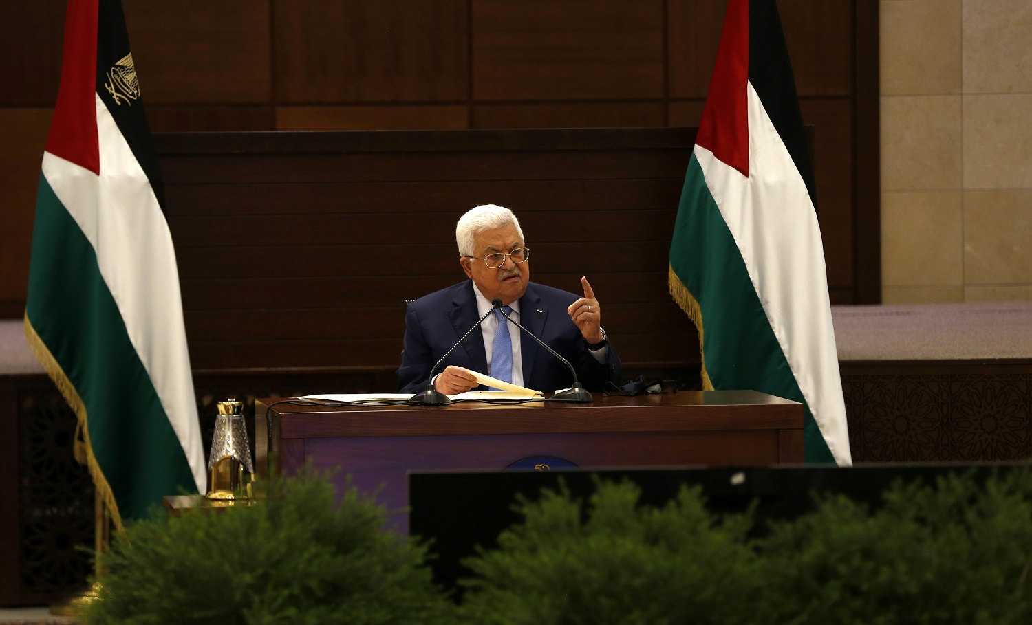 القيادة الفلسطينية تقرر وقف جميع الاتصالات واللقاءات مع الجانب الإسرائيلي والاستمرار بوقف التنسيق الأمني
