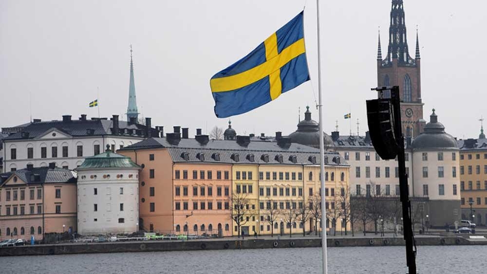 الحكومة السويدية تدين إحراق المصحف وتعتبره عملاً "معادياً للإسلام"