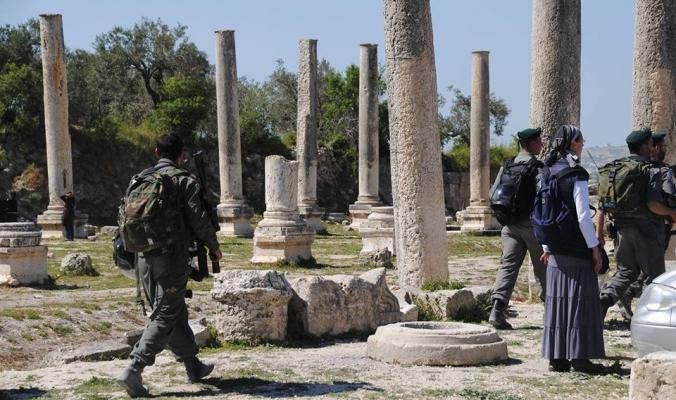 نابلس : قوات الاحتلال تقتحم الموقع الأثري في بلدة سبسطية