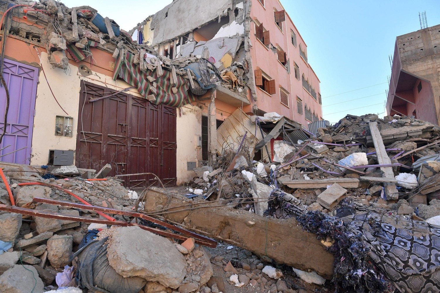ارتفاع حصيلة ضحايا زلزال المغرب إلى 2497 قتيلًا