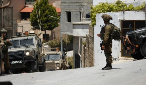 الاحتلال يعتقل مواطنين من حوسان غرب بيت لحم
