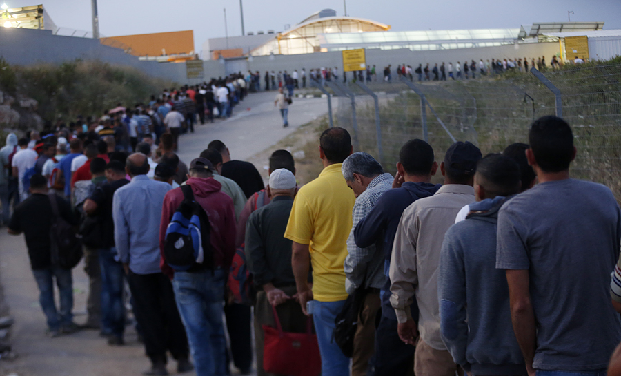 اتحاد عمال فلسطين : نجري اتصالات مكثفة لعودة عمال الضفة الغربية إلى أماكن عملهم داخل اسرائيل