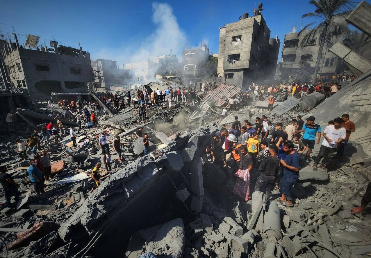 العدوان على غزة يدخل يومه الـ 20.. غارات متواصلة وعدد الشهداء يرتفع إلى 7028