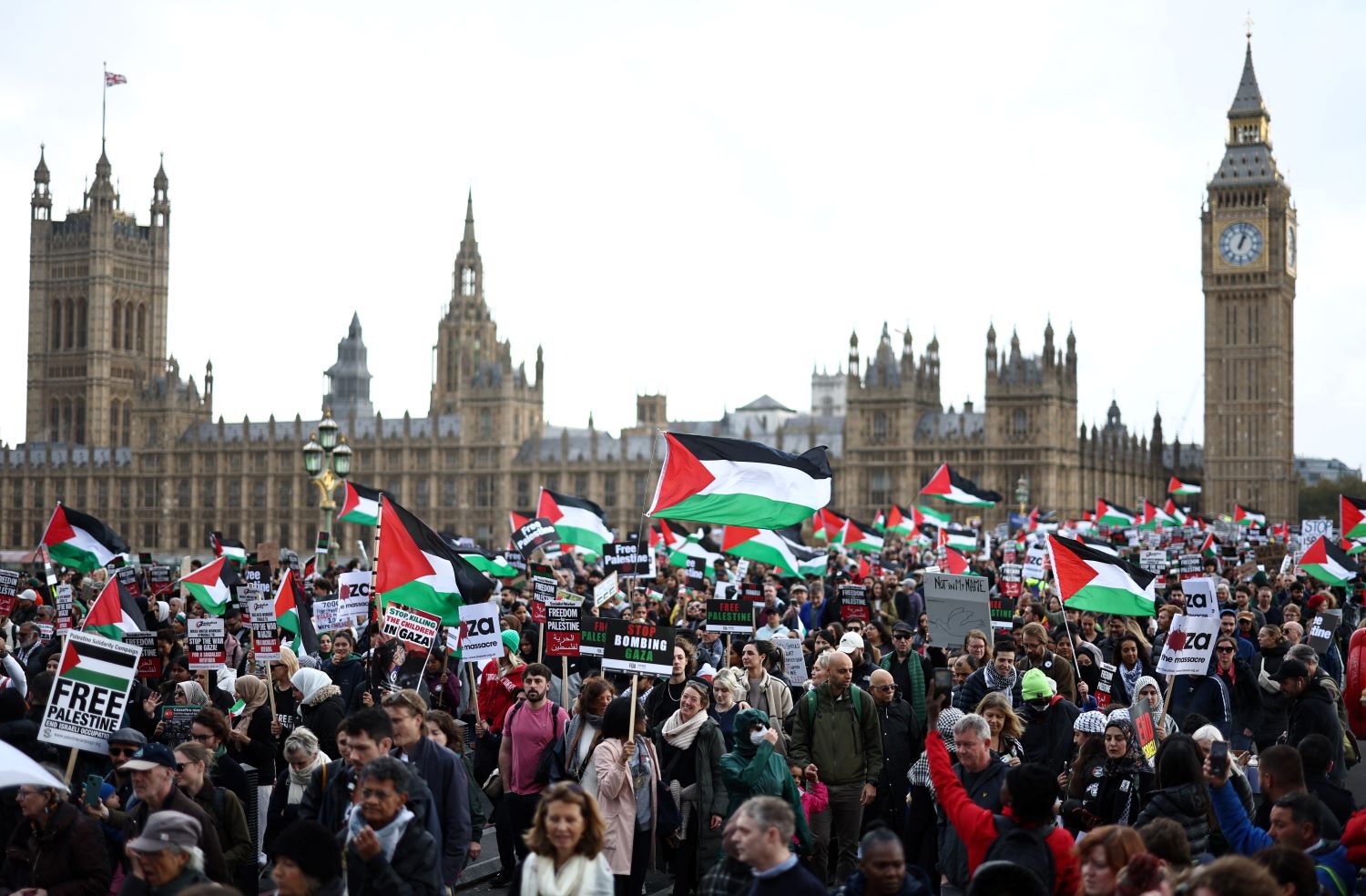 الآلاف يتظاهرون في لندن تضامنا مع شعبنا وتنديدا بتواصل العدوان