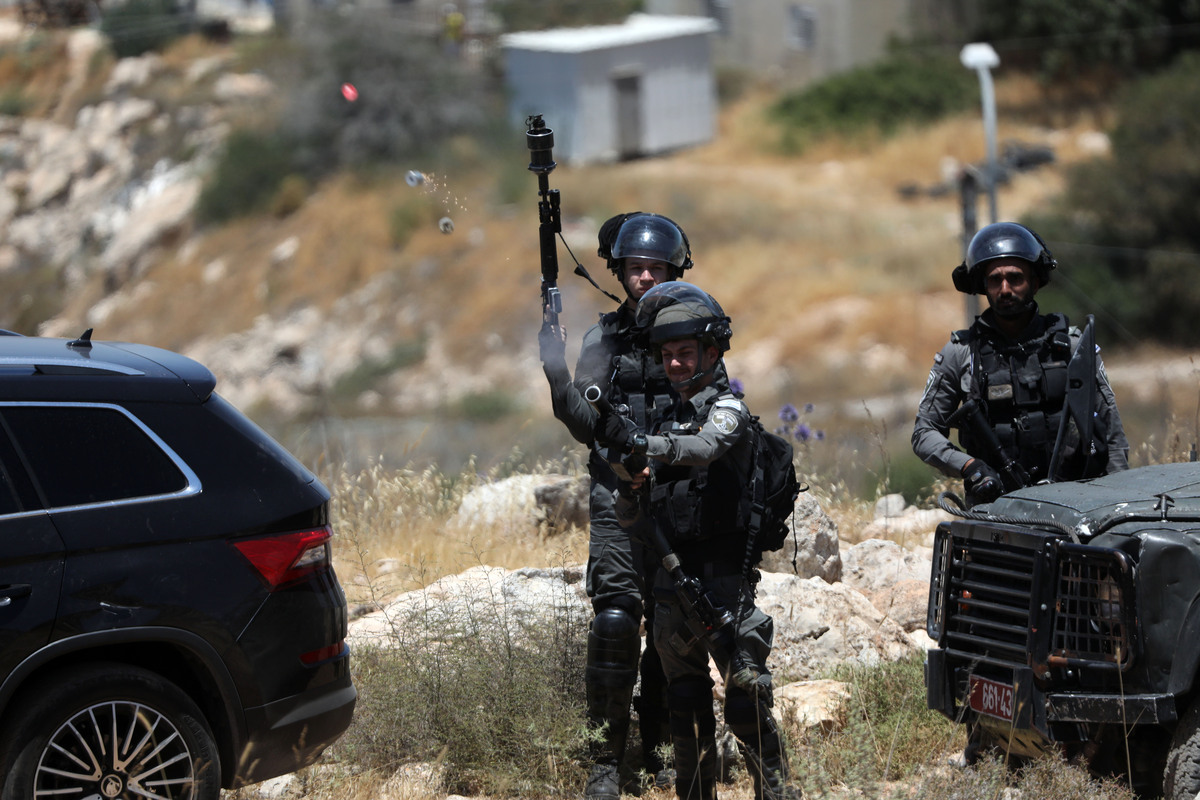 الاحتلال يطلق النار صوب المواطنين على أطراف قرية قريوت