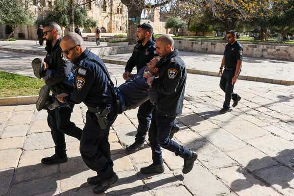 الاحتلال يعتقل 6 مواطنين بينهم شابة في القدس