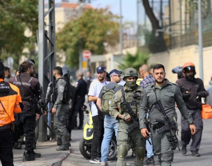 شهيد برصاص الاحتلال في عملية طعن في القدس أصاب خلالها جندي بجروح خطيرة