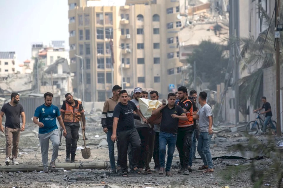 غارات عنيفة على قطاع غزة