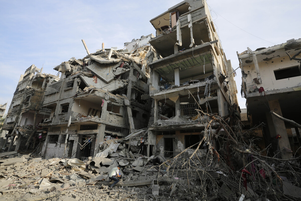 ثلاثة شهداء بينهم سيدة جراء قصف منزل بالنصيرات وسط قطاع غزة