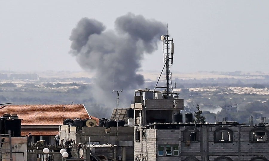 قصف عنيف ومتواصل على بلدة بيت حانون شمال قطاع غزة
