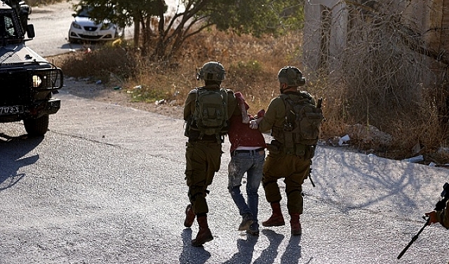 قوات الاحتلال تعتقل أكثر من 70 مواطن من الضفة الغربية