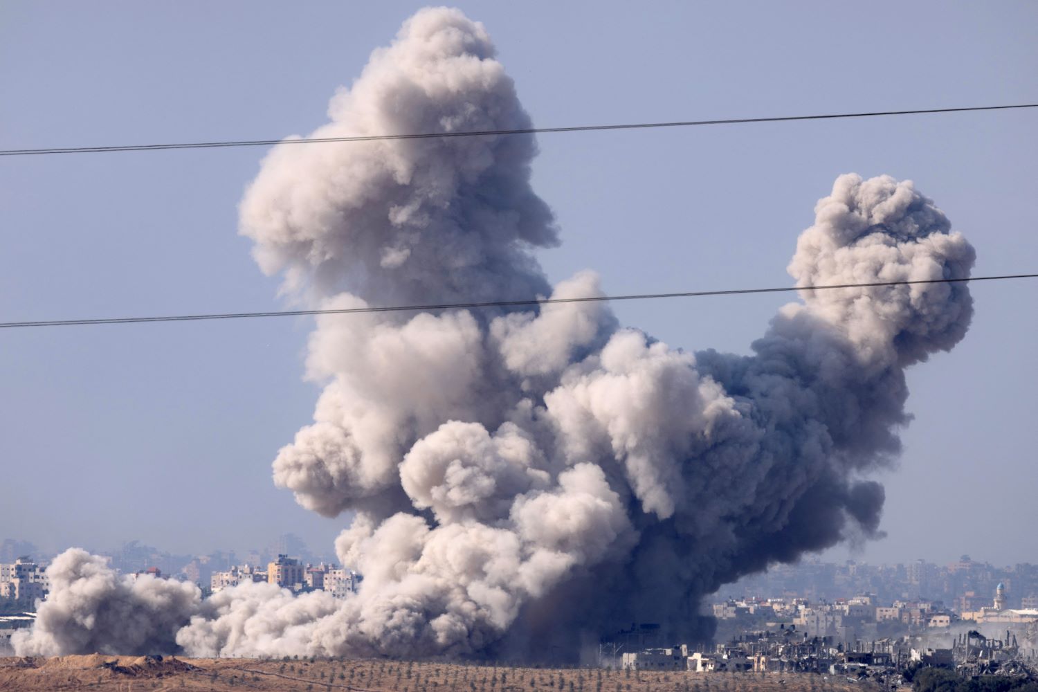 6 شهداء بينهم 3 أطفال في قصف لطائرات على رفح جنوب قطاع غزة