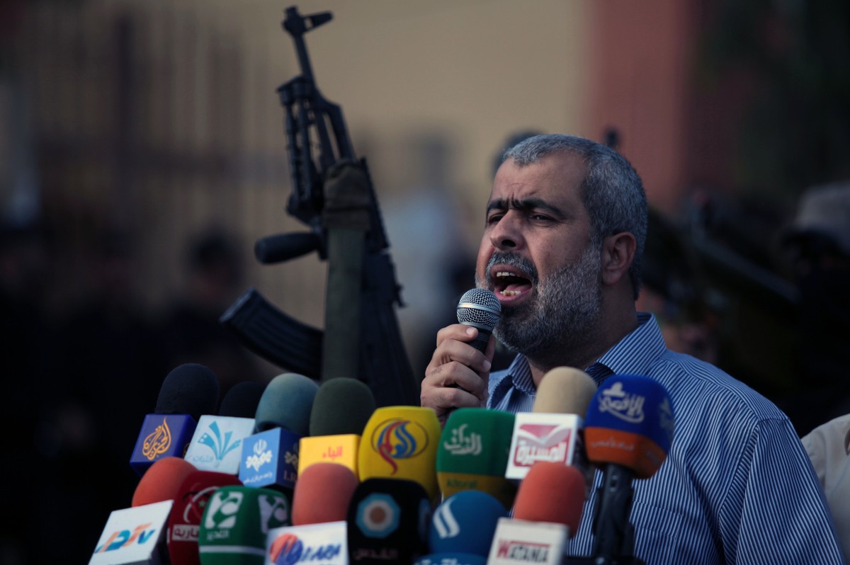 استشهاد أمين عام حركة الأحرار خالد أبو هلال وأحد أبنائه