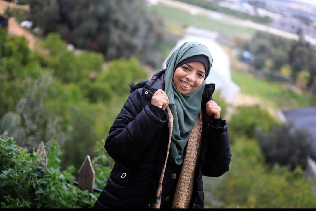 استشهاد الصحفية آلاء طاهر الحسنات جراء قصف الاحتلال لمنزل عائلتها في مدينة غزة