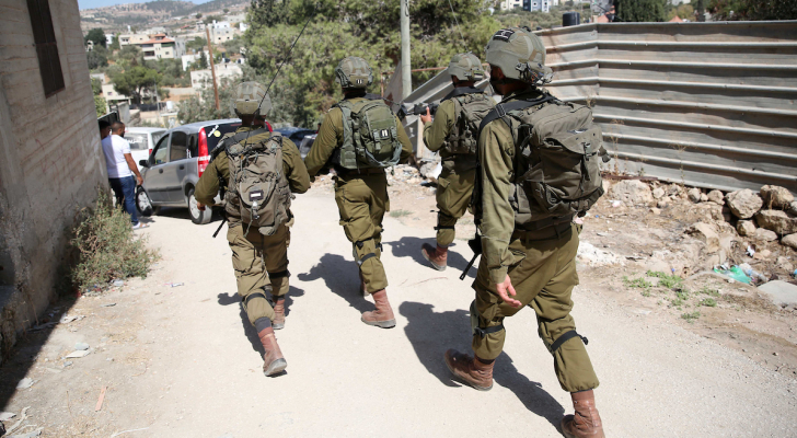 الاحتلال يعتقل 25 مواطنا من محافظة القدس
