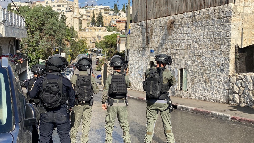 الاحتلال يحاصر المسجد الأقصى ويواصل أعمال هدم في القدس