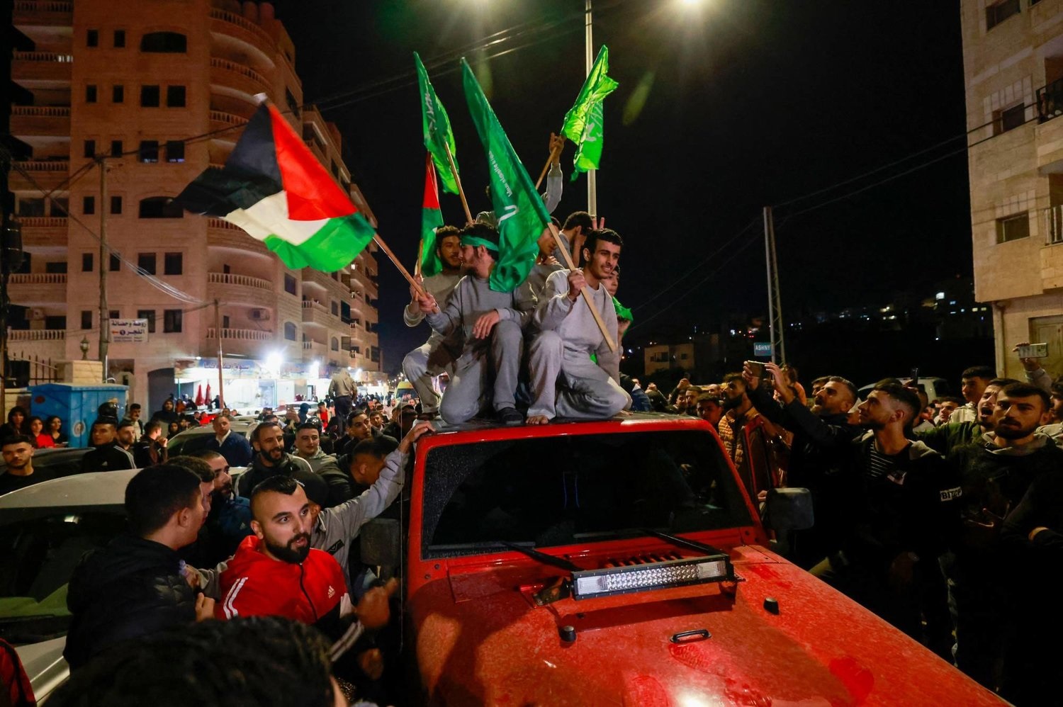 حماس تنشر كشف قائمة اسرى واسيرات الدفعة الرابعة من صفقة التبادل