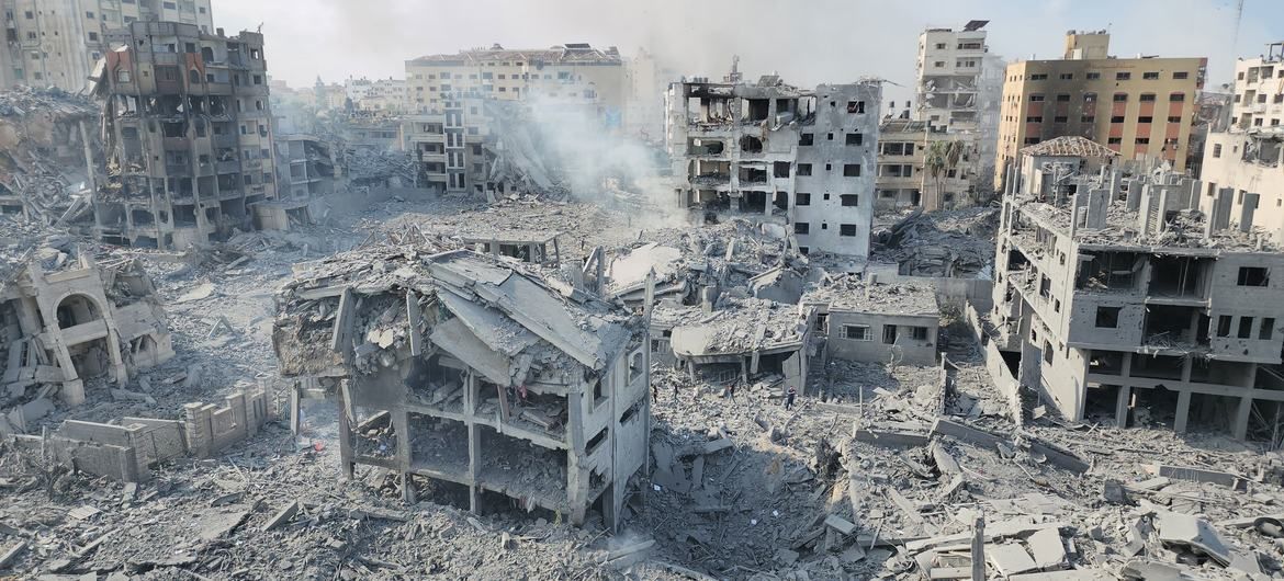 طيران الاحتلال يقصف عدة مناطق في قطاع غزة ويسفر عن عشرات الشهداء