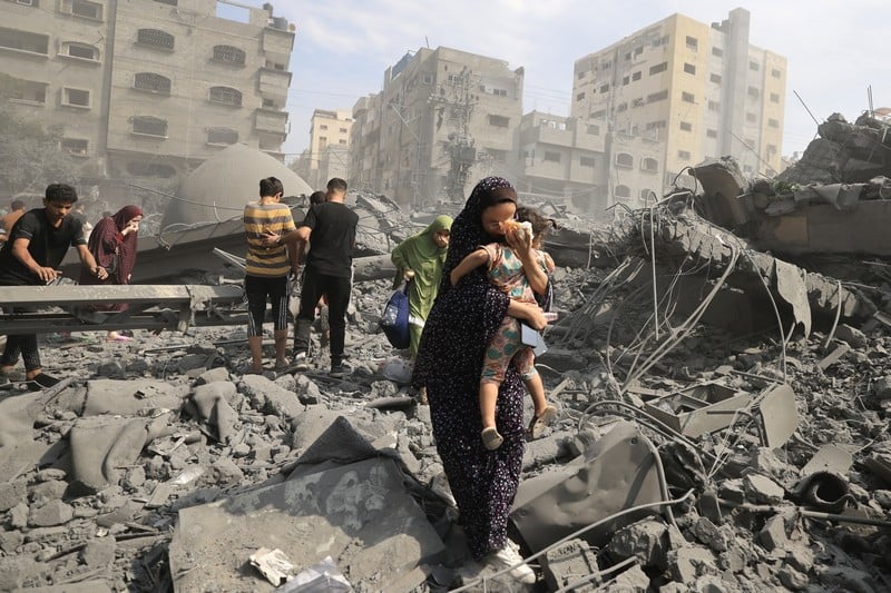 اليوم الـ 76 لحرب الإبادة على غزة .. جرائم مروعة وقصف لا يتوقف