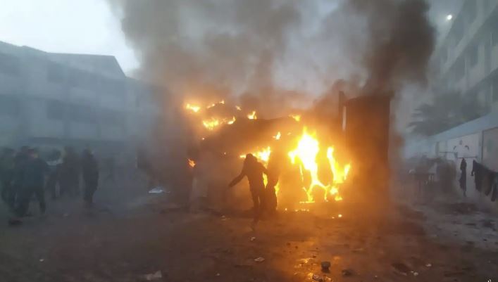 الاحتلال يقصف مراكز الإيواء في غزة بقنابل حارقة
