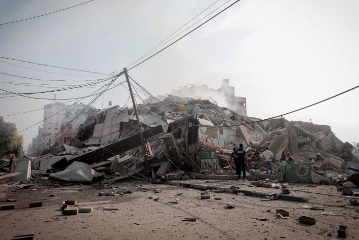 غارات وقصف على أنحاء متفرقة من غزة