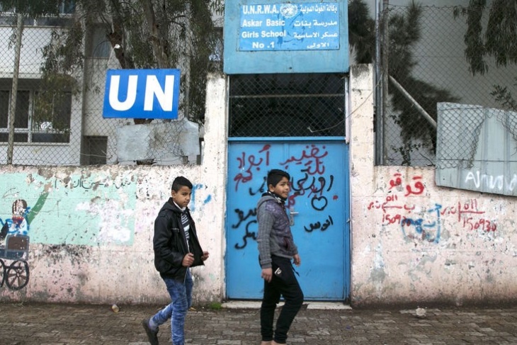 مدير الأونروا بغزة: إسرائيل تأمر السكان بالانتقال لمناطق الغارات