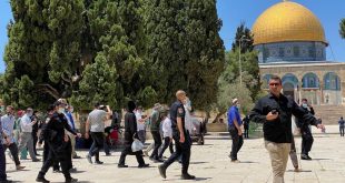 عشرات المستوطنين يقتحمون المسجد الأقصى