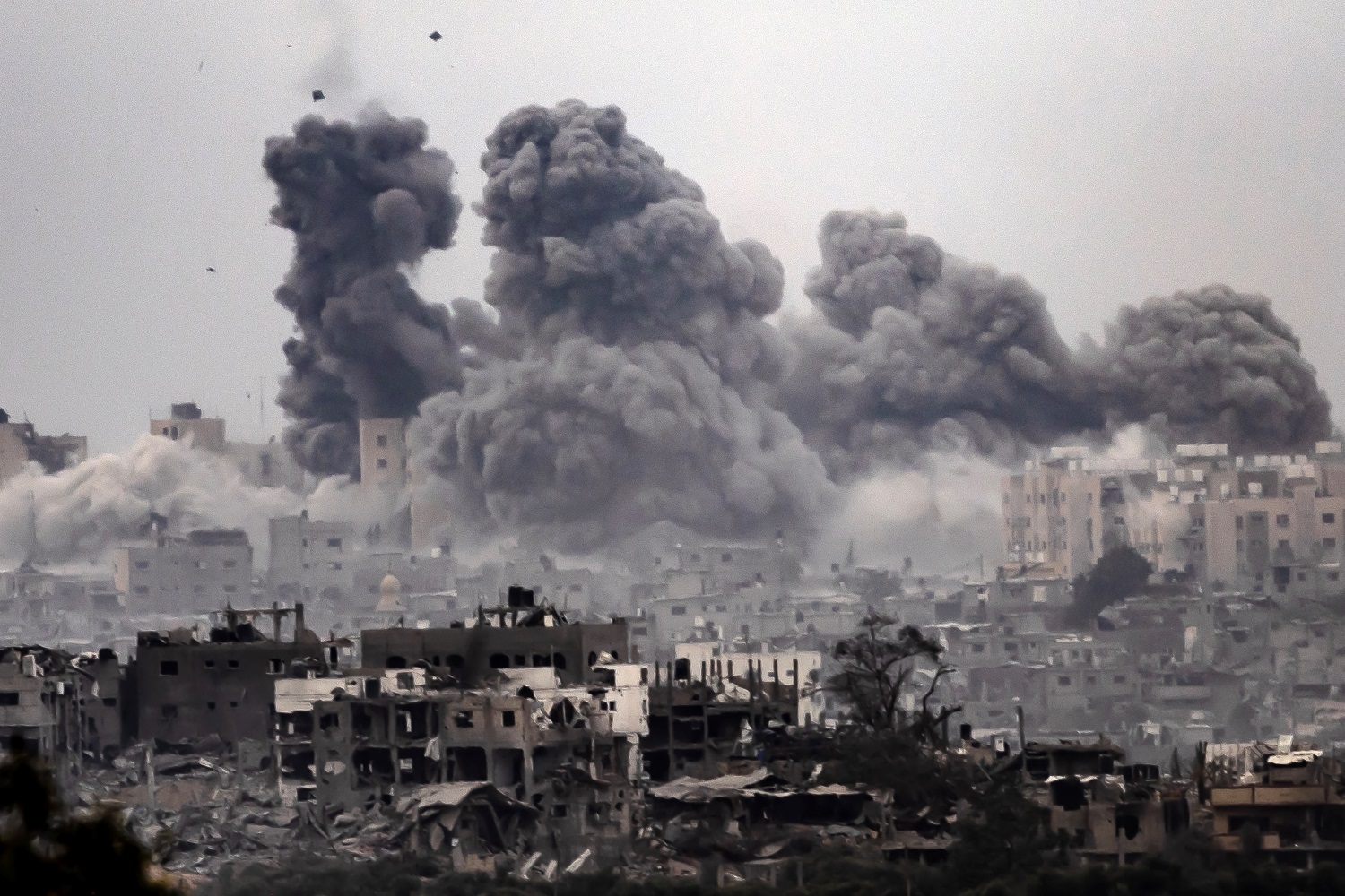 الإعلامي الحكومي : الاحتلال قصف قطاع غزة بـ 45 ألف صاروخ وقنبلة