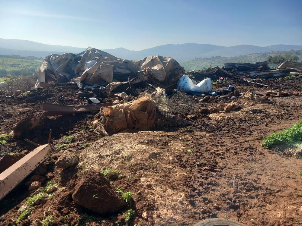 الاحتلال يهدم منازل وبركسات أغنام جنوب نابلس