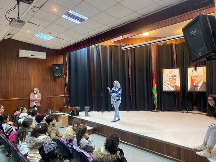 مديرية التوجيه السياسي والوطني في نابلس تحاضر بمركز الطفل الفلسطنيني