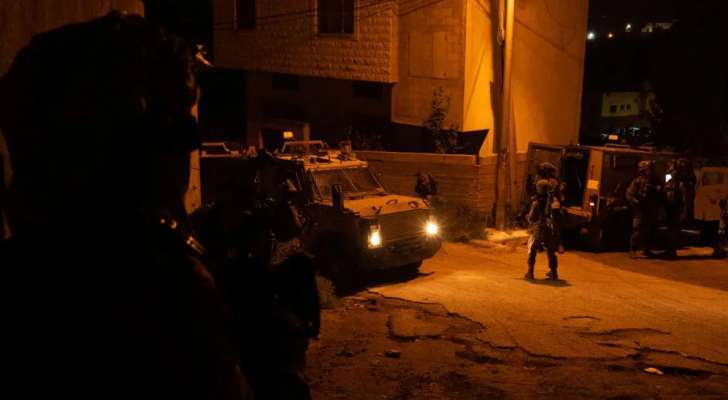 الاحتلال يعتقل شقيقين من برقة ويقتحم مخيم العين في نابلس 