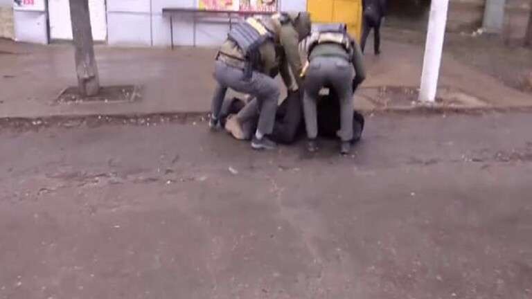 الأمن الروسي يعتقل عميلين لاستخبارات كييف في لوغانسك