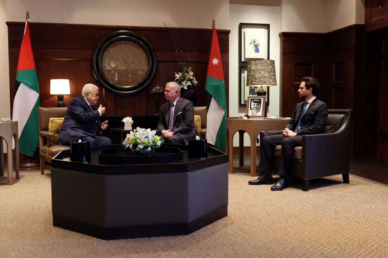 الرئيس محمود عباس يجتمع مع العاهل الأردني الملك عبد الله الثاني