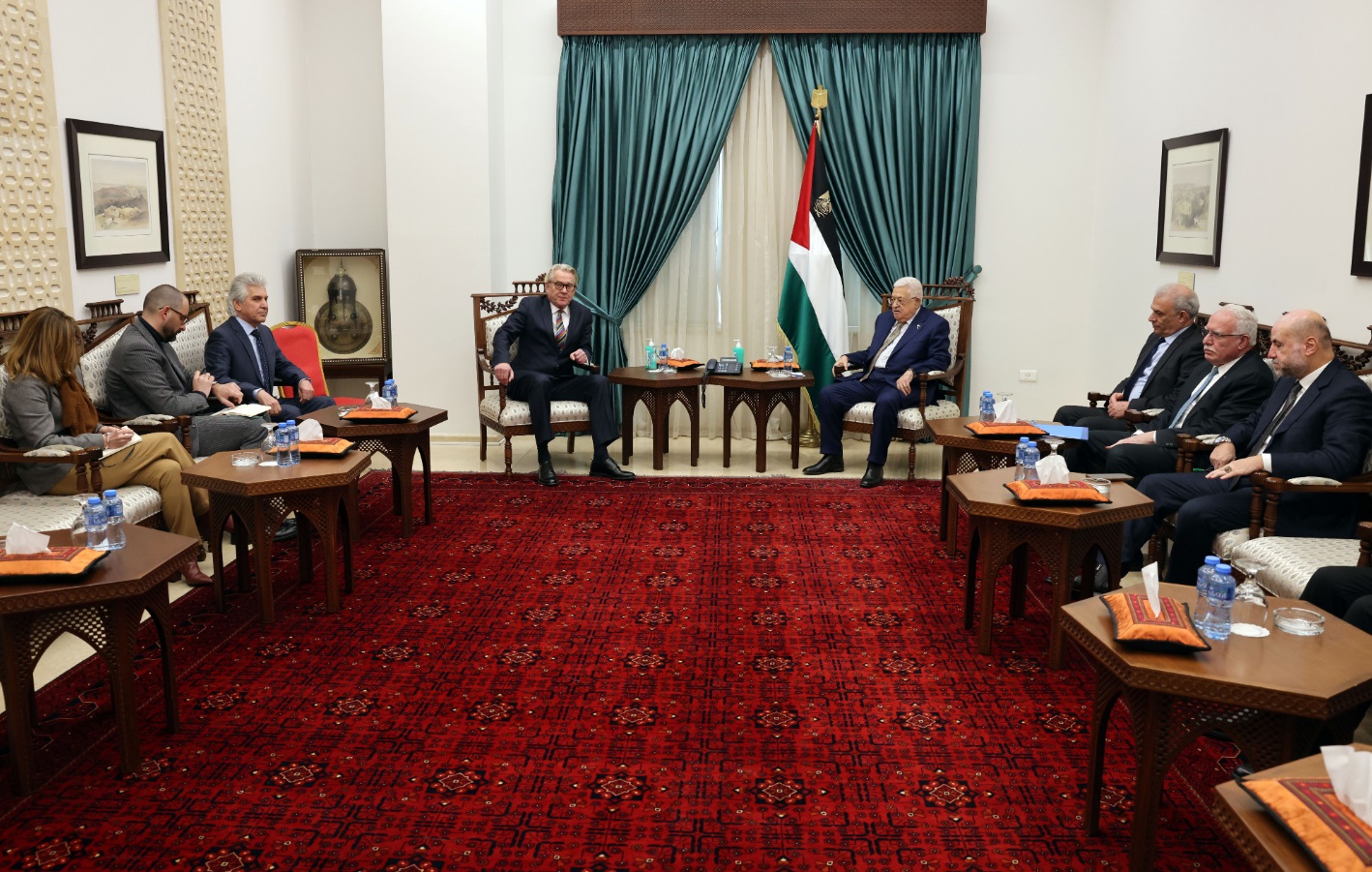 الرئيس محمود عباس يستقبل مبعوث الأمين العام للأمم المتحدة لعملية السلام في الشرق الأوسط