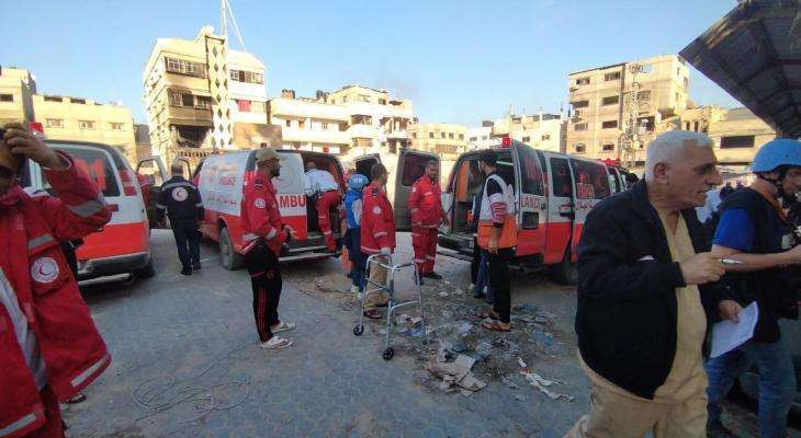 الهلال الأحمر يُجلي 24 شخصًا من مستشفى الأمل غربي مدينة خانيونس