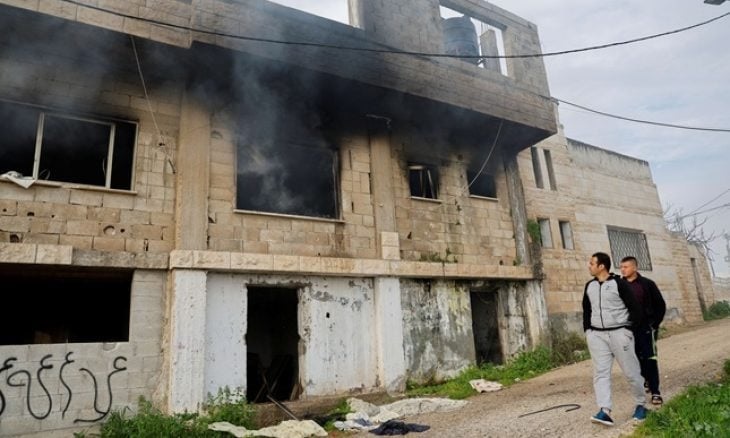 جيش الاحتلال الإسرائيلي يقصف منزلاً في بلدة صير جنوب شرق جنين