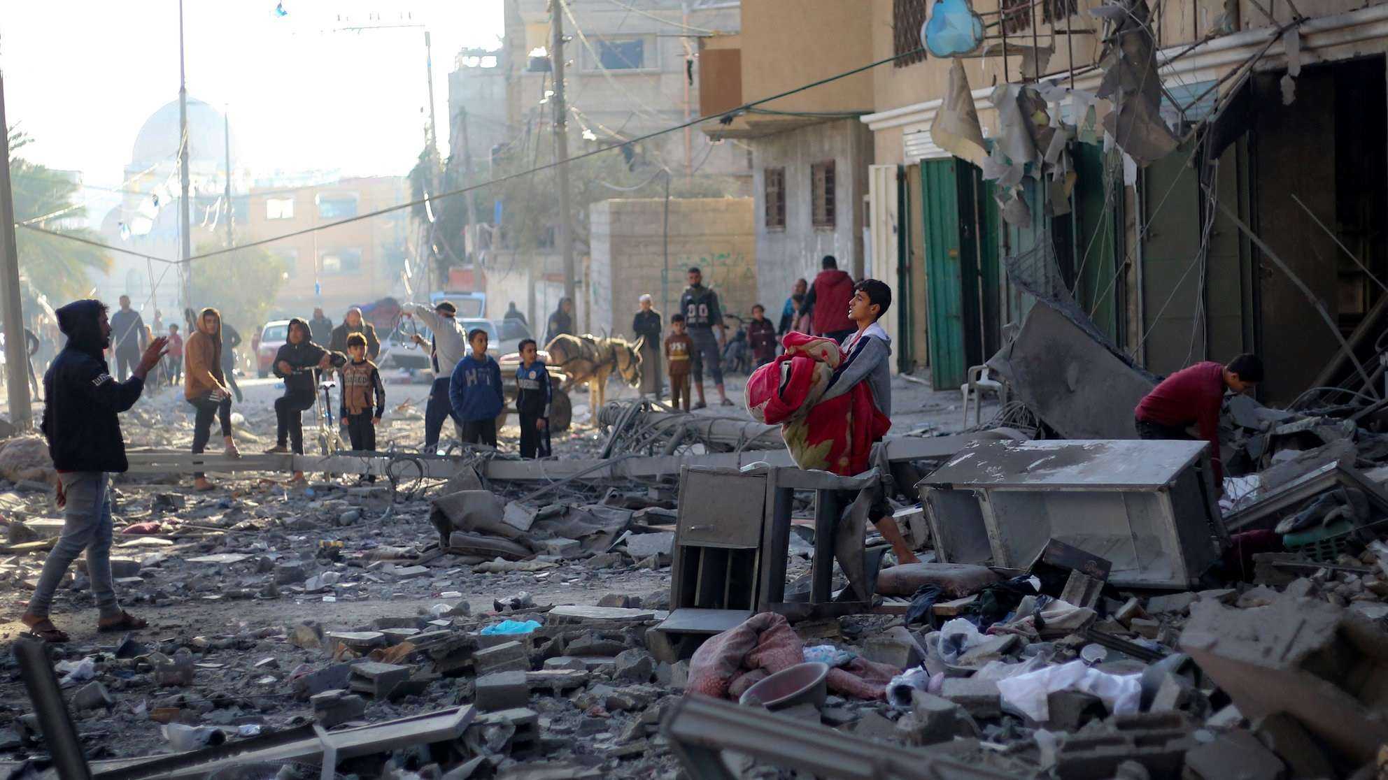 7 شهداء بينهم أطفال في قصف الاحتلال منزلا في حي الزيتون بمدينة غزة
