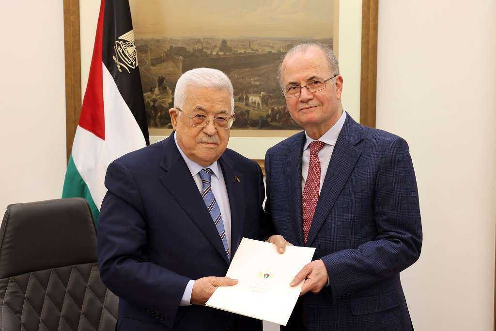 الرئيس محمود عباس يكلف الدكتور محمد مصطفى رسمياً بتشكيل الحكومة الفلسطينية الـ19
