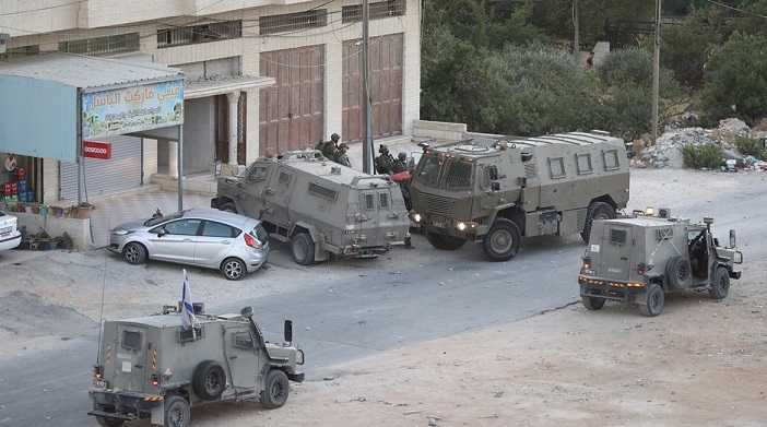 قوات الاحتلال تقتحم مدينة دورا جنوب الخليل